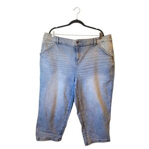 Lane Bryant Women's Light Wash Denim Capri Pants Size 20